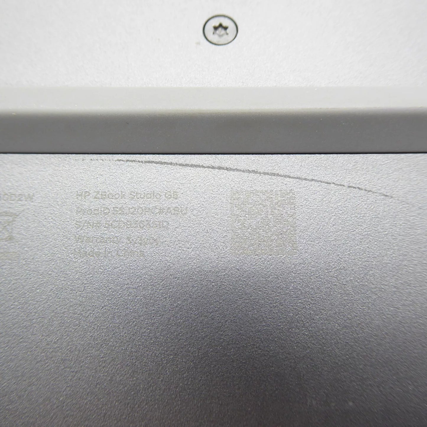 HP ZBook Studio G5 15.6" Xeon E-2176M 32GB DDR4 512GB NVMe Quadro P1000 Win 11 Laptop